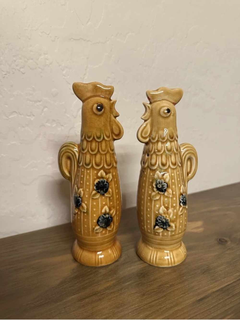 Rooster Salt & Pepper Shakers QUON QUON Japan 7" Tall Vintage